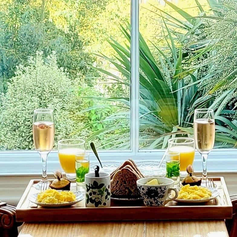 West Hill Retreat Edwardian Balcony Ensuite With Room Served Breakfast & Free Parking هاستَنغ المظهر الخارجي الصورة